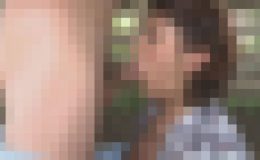 無修正、スタッズの舌とチンポで尻をハメるれるベリーナ