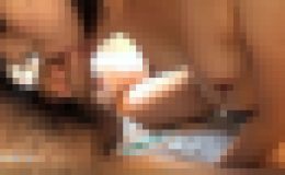 無修正で、黒髪ショートのアジア系美少女菊乃が、チンコと男友達にザーメンをぶちまけるのが大好きだと語っている。