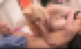 無修正、プラスサイズの美女クラウディア・ケリーがカウガールに乗る